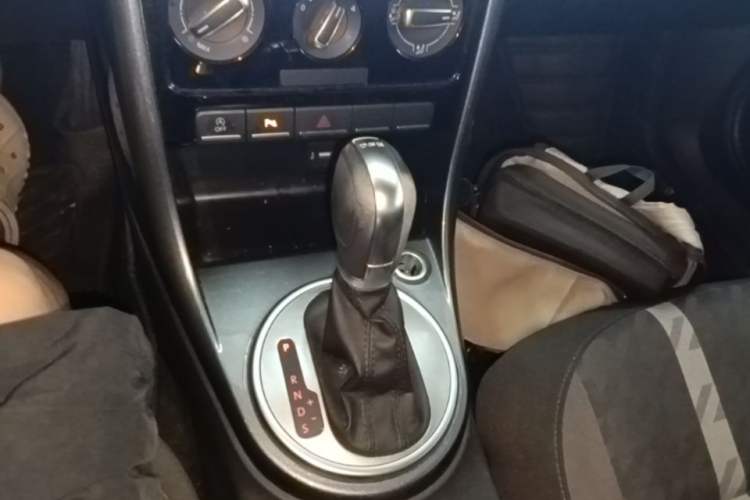 Used Volkswagen Beetle 2017 180TSI Emerald Classic Edition Gear Lever