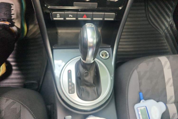 Used Volkswagen Beetle 2017 180TSI Emerald Classic Edition Gear Lever