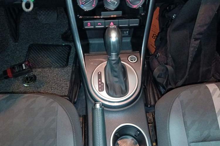 Used Volkswagen Beetle 2017 180TSI Dune Off-Road Edition Gear Lever