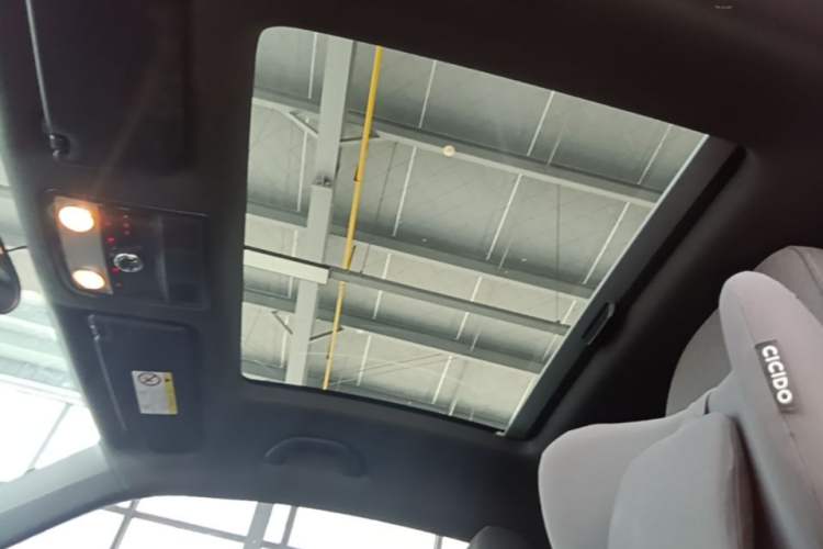 Used Volkswagen Beetle 2017 180TSI Emerald Classic Edition Headliner