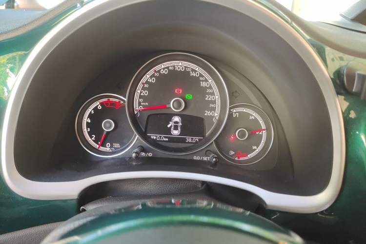 Used Volkswagen Beetle 2017 180TSI Emerald Classic Edition Instrument Cluster