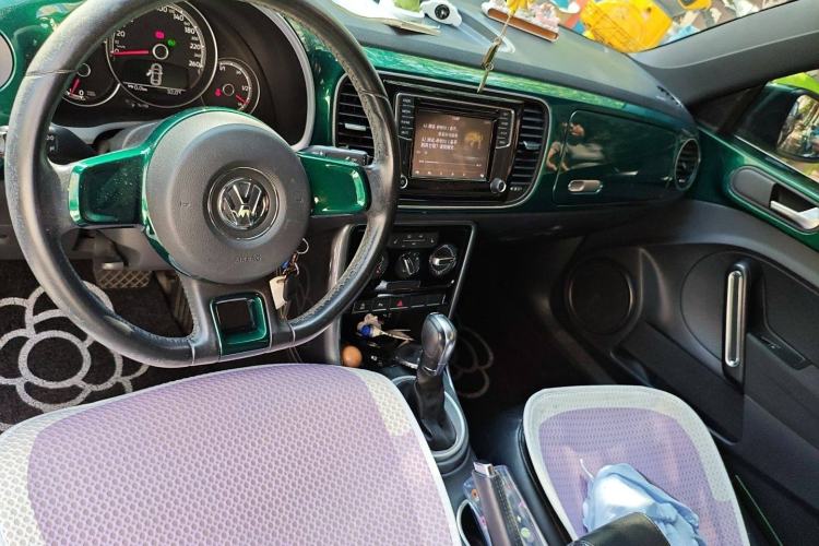 Used Volkswagen Beetle 2017 180TSI Emerald Classic Edition Interior 2