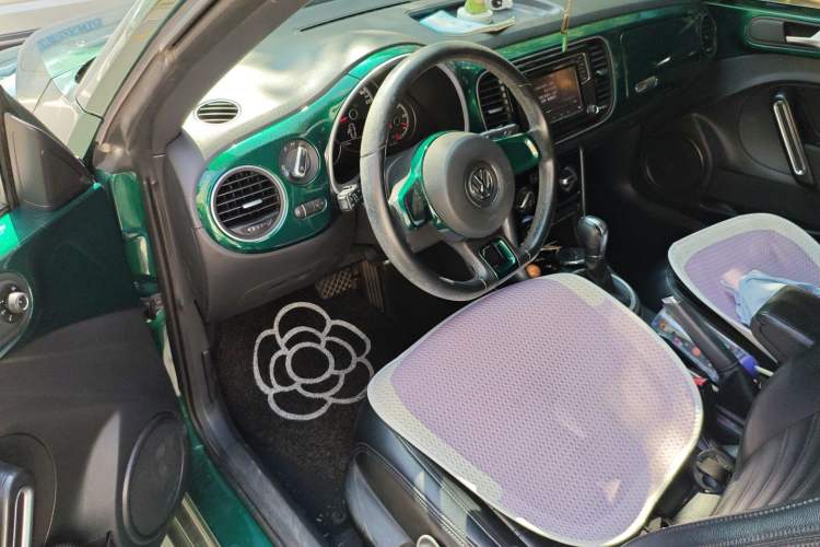 Used Volkswagen Beetle 2017 180TSI Emerald Classic Edition Interior 3
