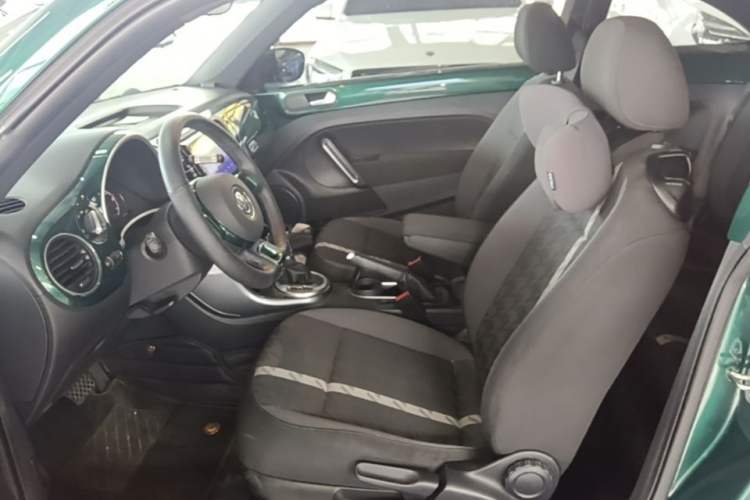 Used Volkswagen Beetle 2017 180TSI Emerald Classic Edition Left Front Seat