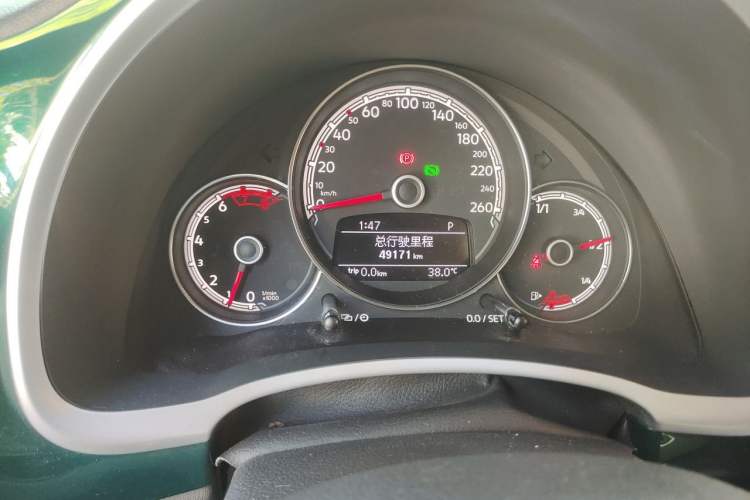 Used Volkswagen Beetle 2017 180TSI Emerald Classic Edition Odometer Close Up