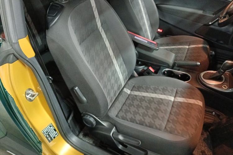 Used Volkswagen Beetle 2017 180TSI Dune Off-Road Edition Right Front Seat