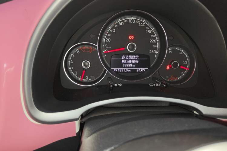 Used Volkswagen Beetle 2017 180TSI Yile Edition Odometer Close Up