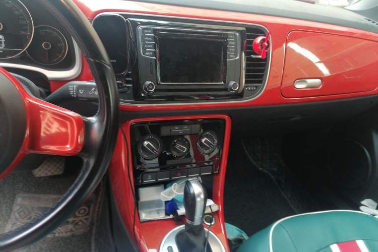 Used Volkswagen Beetle 2017 180TSI Yile Edition Audio And AC Panel