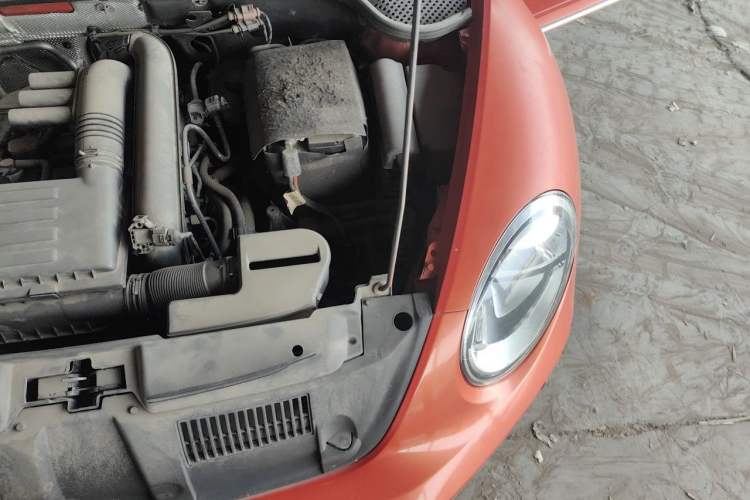 Used Volkswagen Beetle 2017 180TSI Yile Edition Engine Bay Left