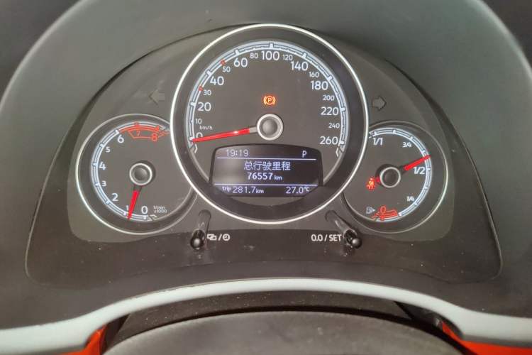 Used Volkswagen Beetle 2017 180TSI Yile Edition Odometer Close Up