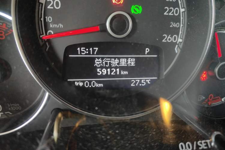 Used Volkswagen Beetle 2017 180TSI Yile Edition Odometer Close Up