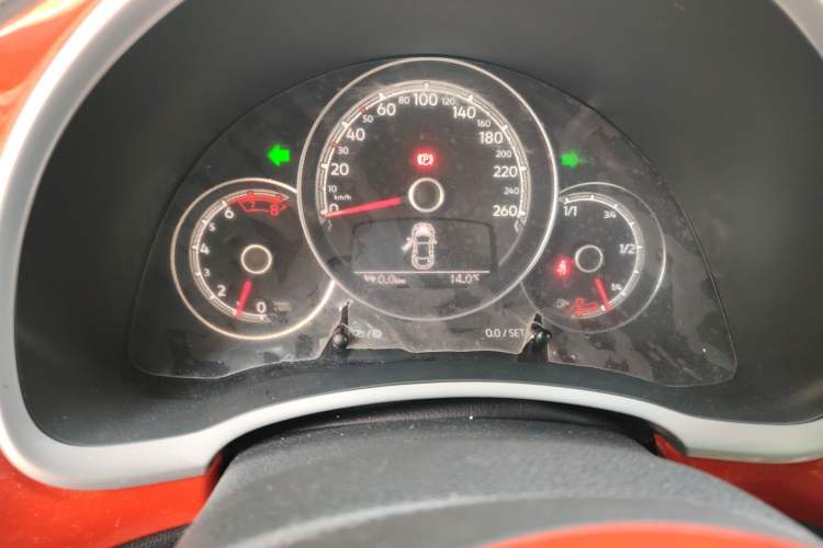 Used Volkswagen Beetle 2017 180TSI Yile Edition Odometer Close Up