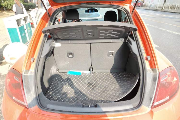 Used Volkswagen Beetle 2017 180TSI Yile Edition Trunk