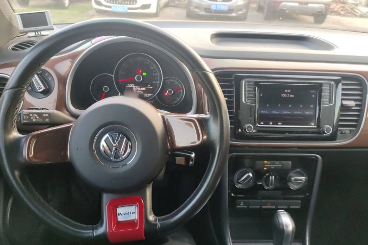 Used Volkswagen Beetle 2017 180TSI Yile Edition Center Console