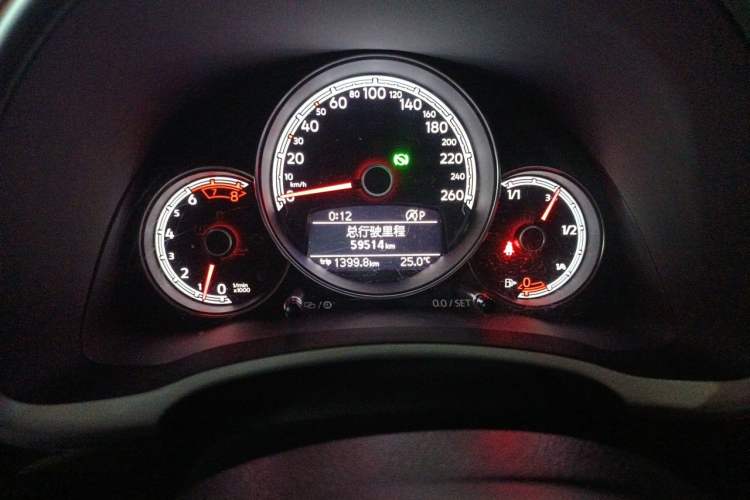Used Volkswagen Beetle 2017 180TSI Yile Edition Odometer Close Up