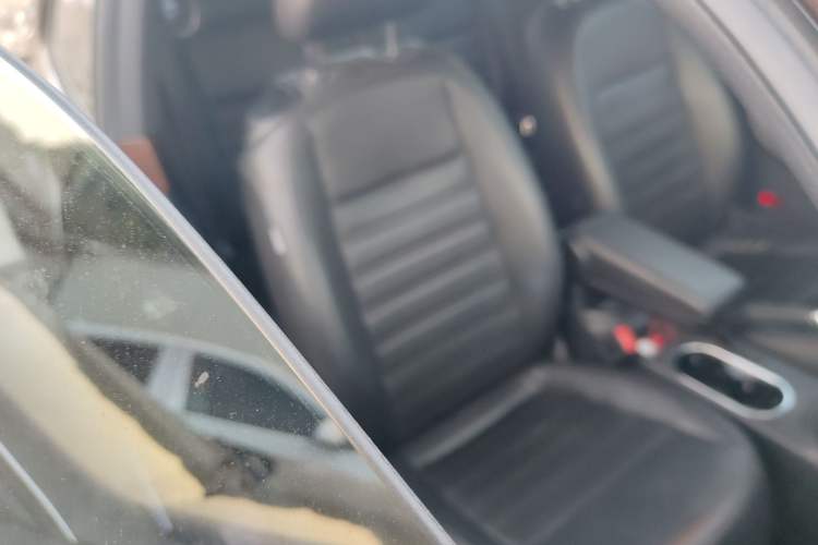 Used Volkswagen Beetle 2017 180TSI Yile Edition Right Front Seat