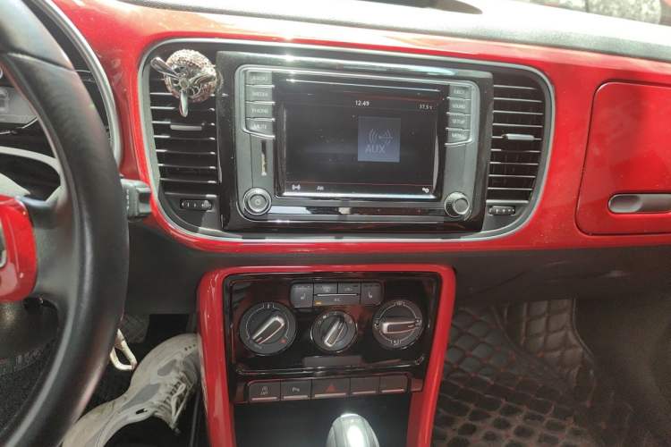 Used Volkswagen Beetle 2017 180TSI Shangle Edition Audio And AC Panel