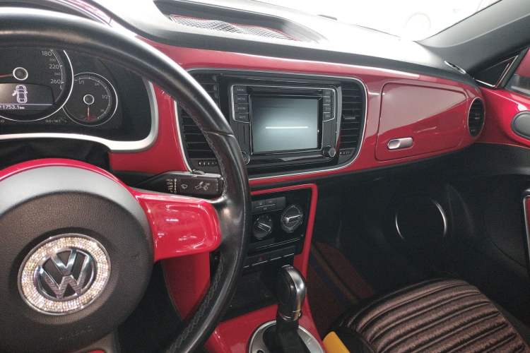 Used Volkswagen Beetle 2017 180TSI Yile Edition Audio And AC Panel
