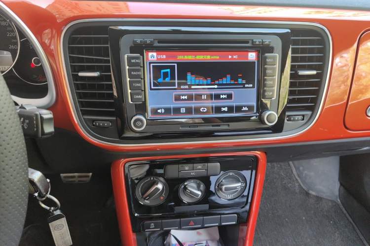 Used Volkswagen Beetle 2017 180TSI Yile Edition Audio And AC Panel