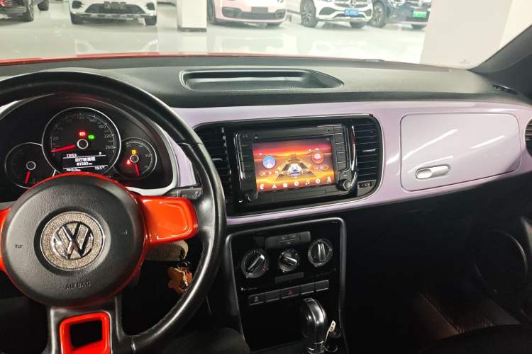 Used Volkswagen Beetle 2017 180TSI Yile Edition Center Console