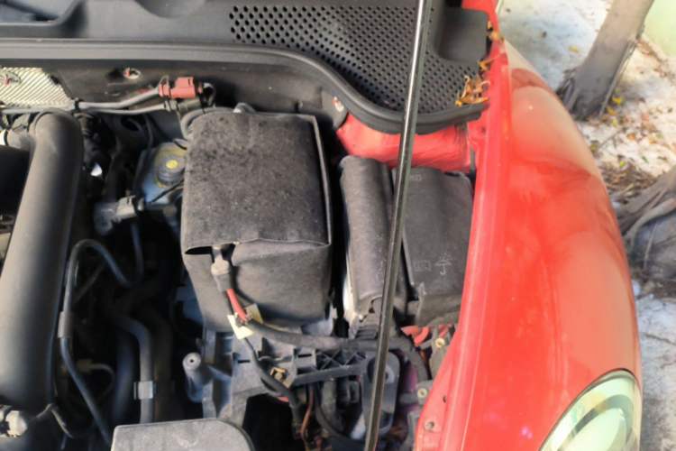Used Volkswagen Beetle 2017 180TSI Yile Edition Engine Bay Left