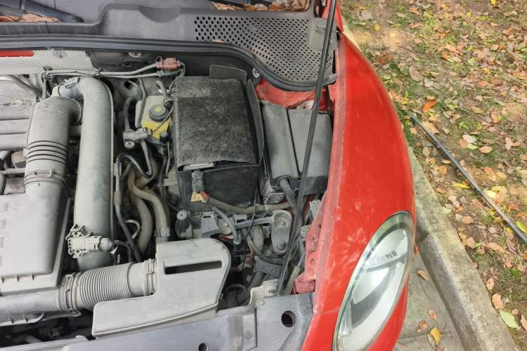 Used Volkswagen Beetle 2017 180TSI Yile Edition Engine Bay Left