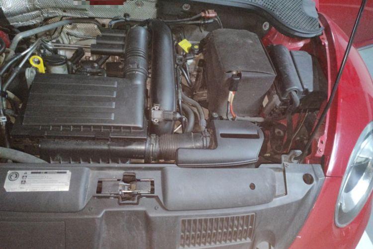 Used Volkswagen Beetle 2017 180TSI Yile Edition Engine Bay Left