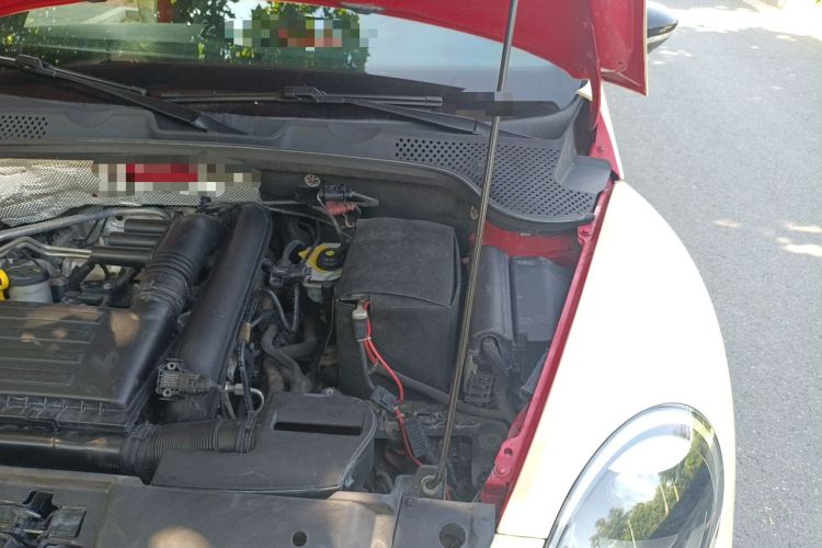 Used Volkswagen Beetle 2017 180TSI Yile Edition Engine Bay Left
