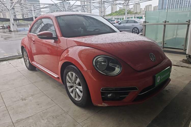 Used Volkswagen Beetle 2017 180TSI Yile Edition Front Right 45 Deg