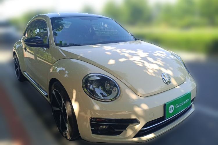 Used Volkswagen Beetle 2017 180TSI Yile Edition Front Right 45 Deg