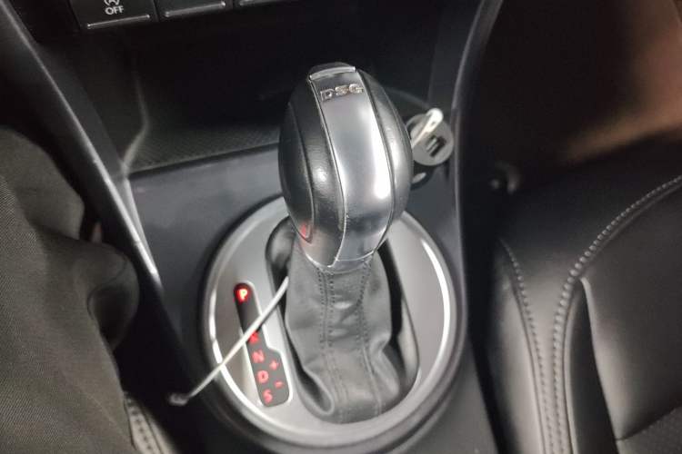 Used Volkswagen Beetle 2017 180TSI Yile Edition Gear Lever