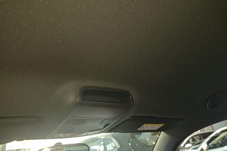 Used Volkswagen Beetle 2017 180TSI Yile Edition Headliner