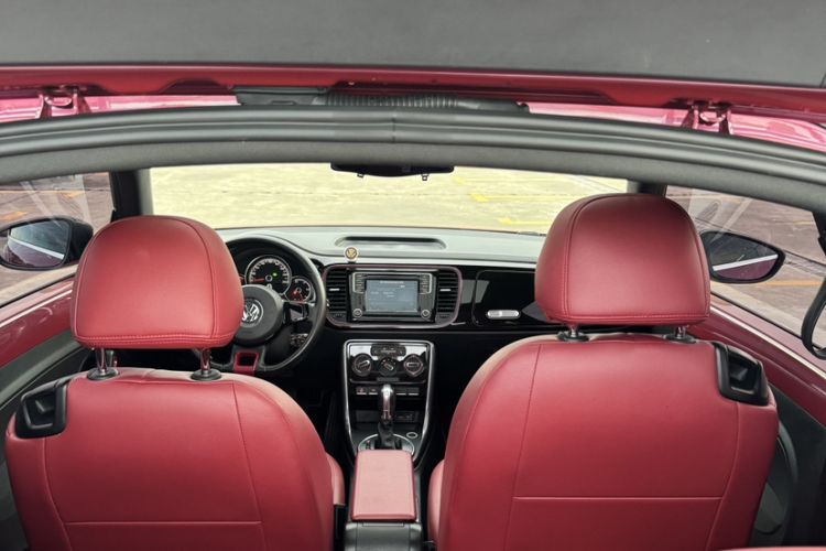 Used Volkswagen Beetle 2017 180TSI Pink Beauty Edition Interior 4