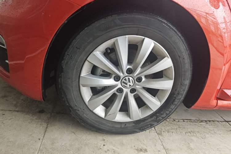 Used Volkswagen Beetle 2017 180TSI Yile Edition Left Front Wheel Hub