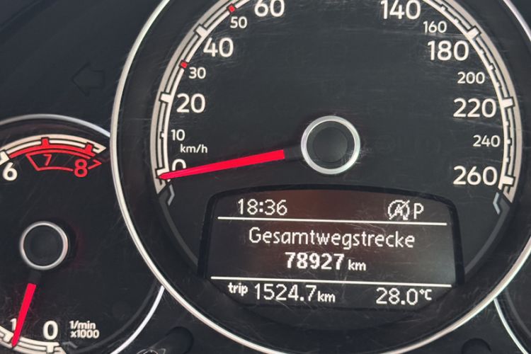 Used Volkswagen Beetle 2017 180TSI Pink Beauty Edition Odometer Close Up