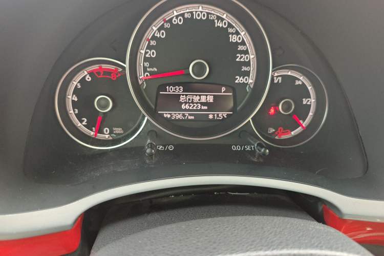 Used Volkswagen Beetle 2017 180TSI Yile Edition Odometer Close Up
