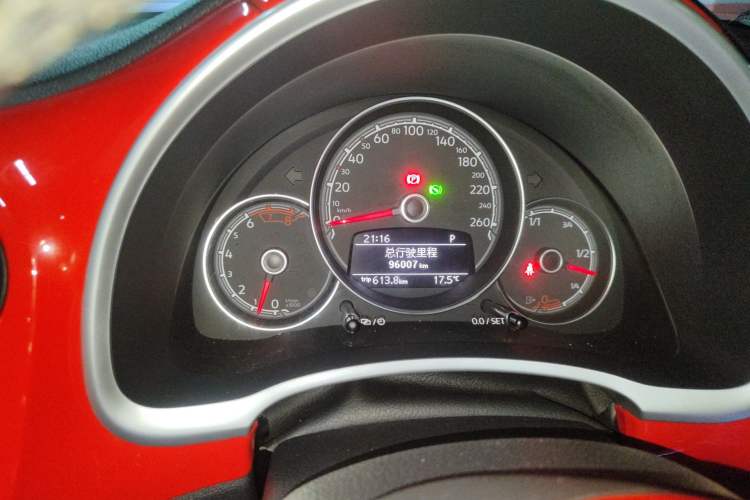 Used Volkswagen Beetle 2017 180TSI Yile Edition Odometer Close Up