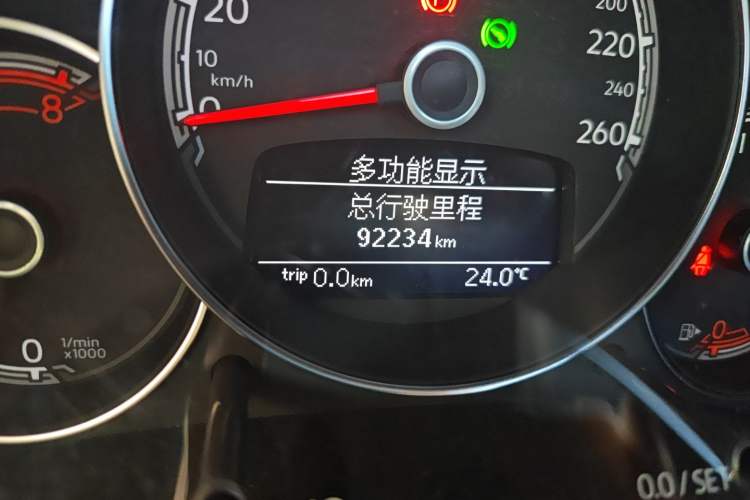 Used Volkswagen Beetle 2017 180TSI Pink Beauty Edition Odometer Close Up