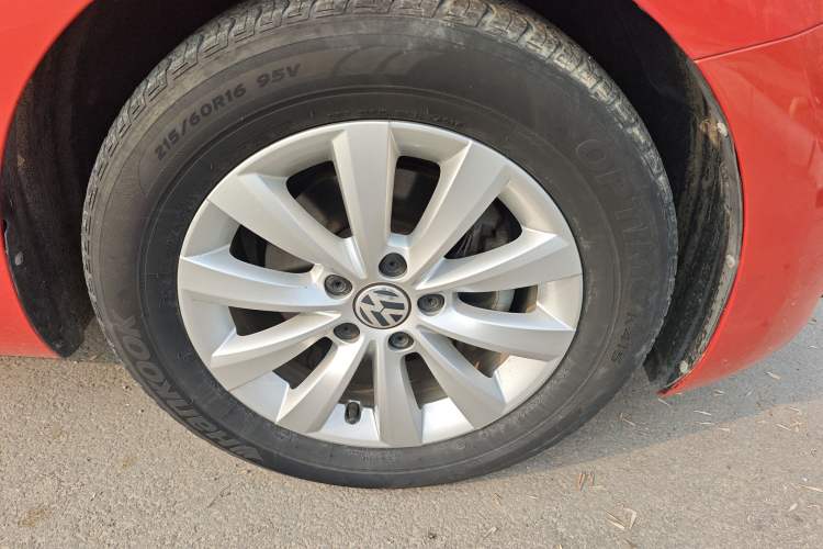 Used Volkswagen Beetle 2017 180TSI Yile Edition Right Front Wheel Hub