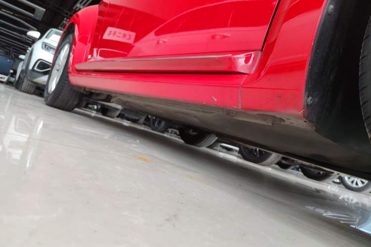 Used Volkswagen Beetle 2017 180TSI Yile Edition Right Side Sill