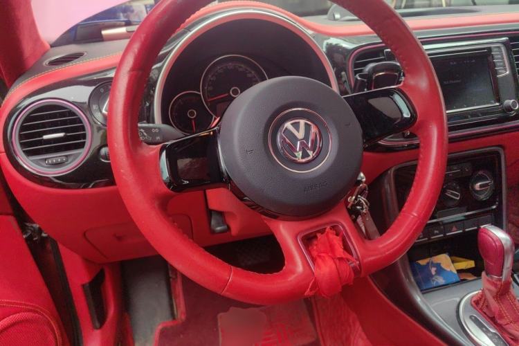 Used Volkswagen Beetle 2017 180TSI Pink Beauty Edition Steering Wheel