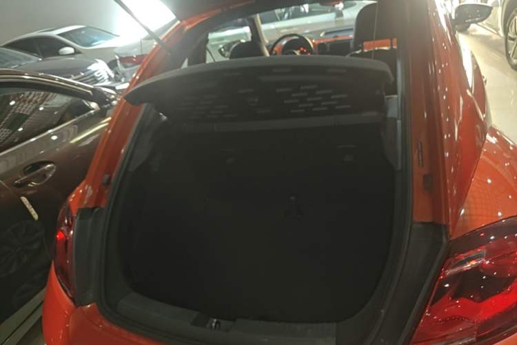 Used Volkswagen Beetle 2017 180TSI Yile Edition Trunk