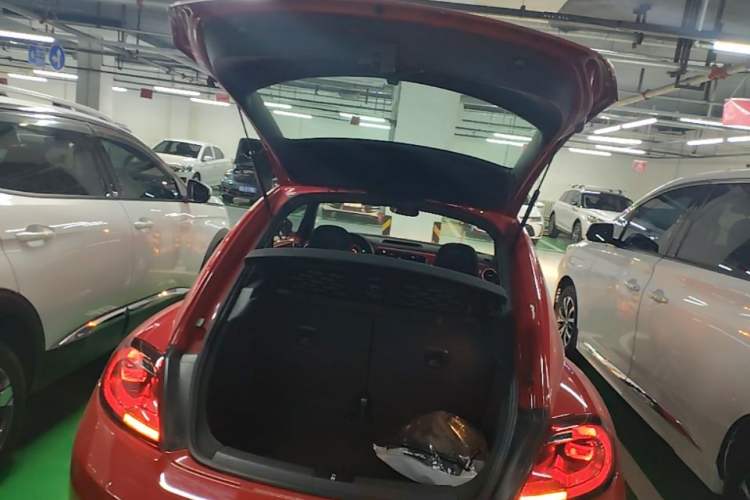 Used Volkswagen Beetle 2017 180TSI Yile Edition Trunk