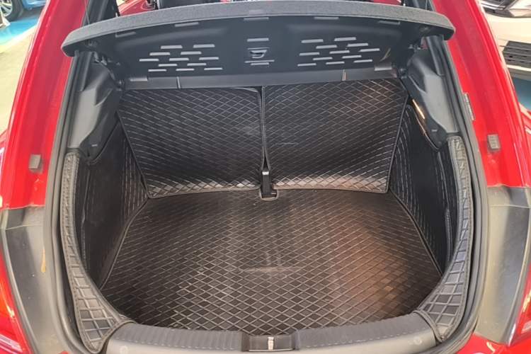 Used Volkswagen Beetle 2017 180TSI Yile Edition Trunk