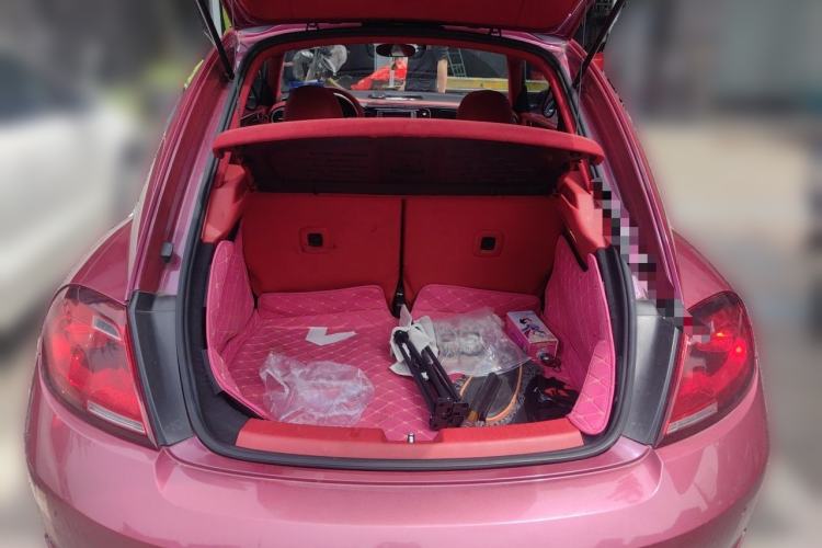 Used Volkswagen Beetle 2017 180TSI Pink Beauty Edition Trunk