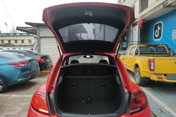 Used Volkswagen Beetle 2017 180TSI Yile Edition Trunk
