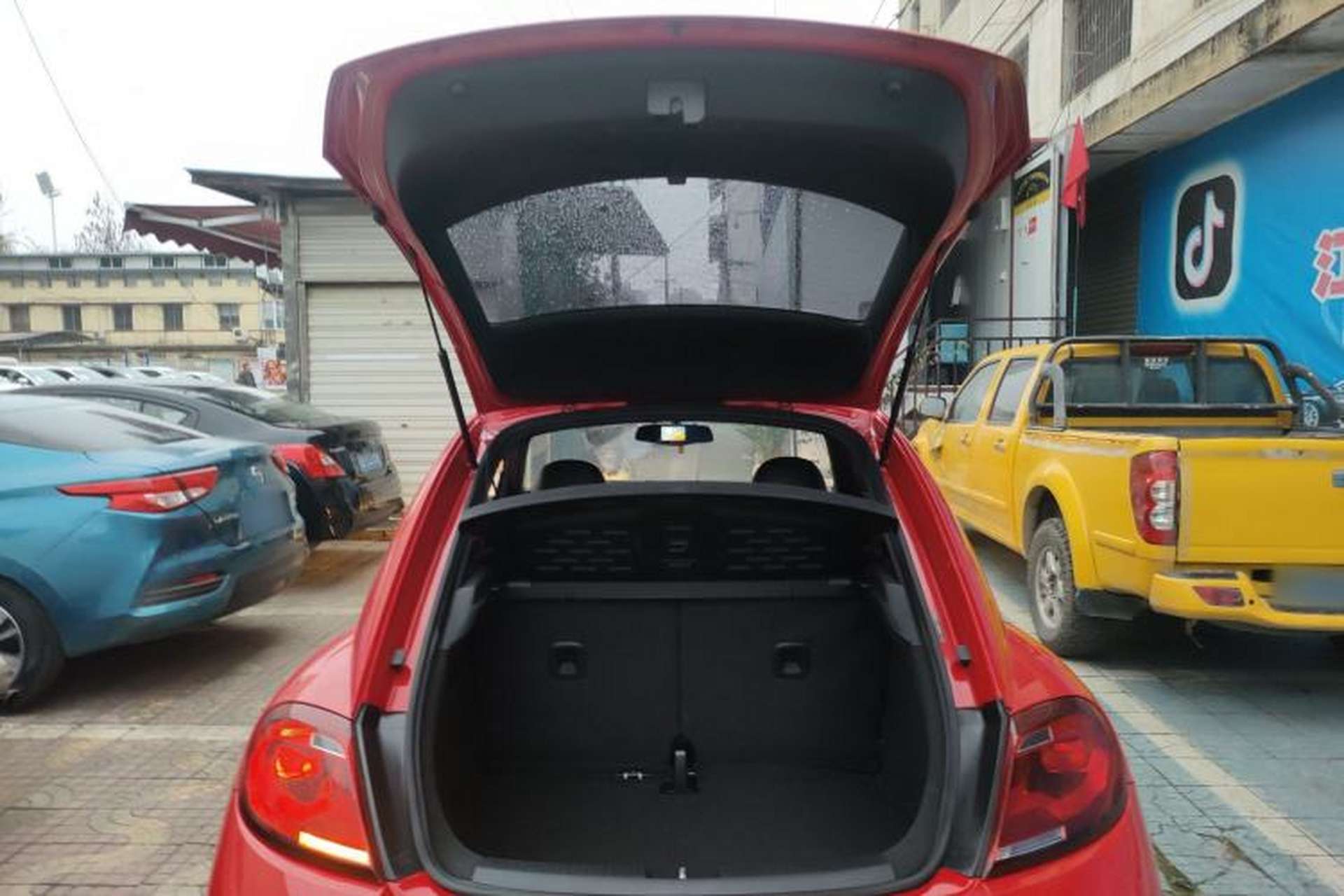 Used Volkswagen Beetle 2017 180TSI Yile Edition Trunk