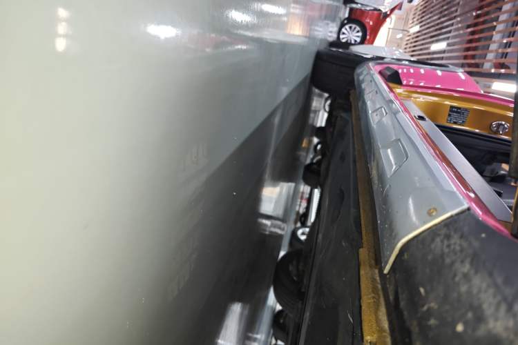 Used Volkswagen Beetle 2017 280TSI Dune Off-Road Edition Right Side Sill
