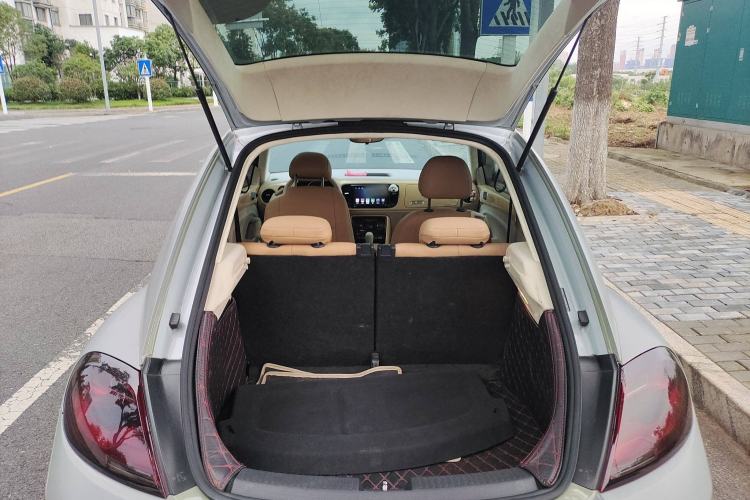 Used Volkswagen Beetle 2017 180TSI Yile Edition Trunk