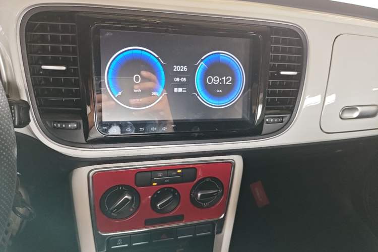 Used Volkswagen Beetle 2017 180TSI Yile Edition Audio And AC Panel
